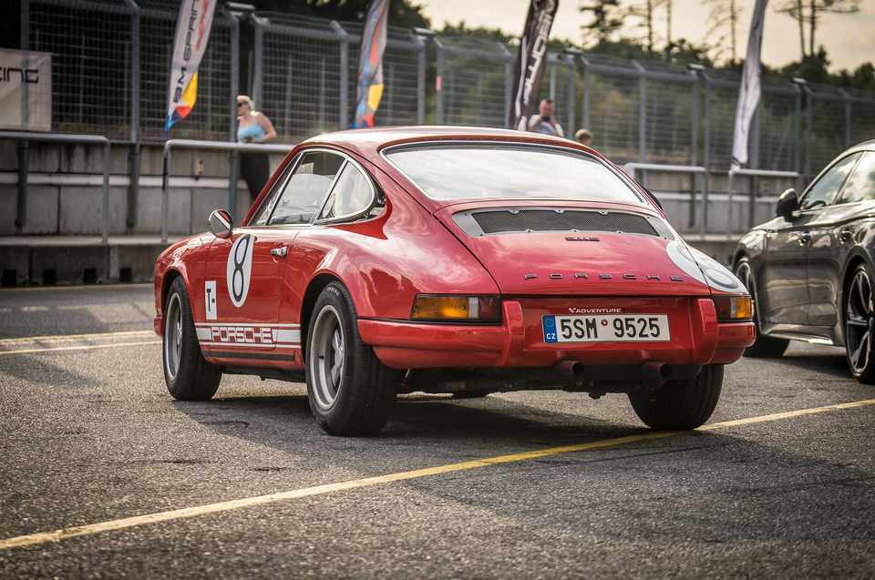 Jízda v Porsche 911 na Masarykově závodním okruhu v Brně