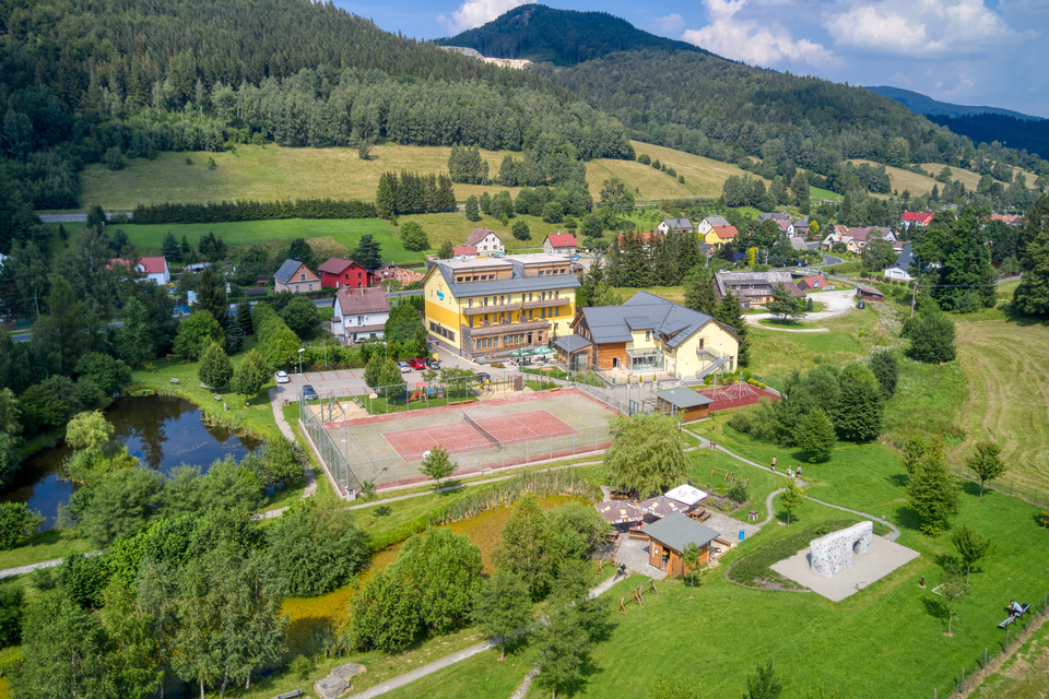 Pobyt pro zamilované v Jeseníkách s romantickou večeří a wellness zónou na 2 noci