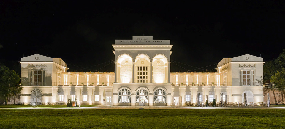 Hraniční zámeček - luxusní pobyt s neomezeným wellness a snídaní