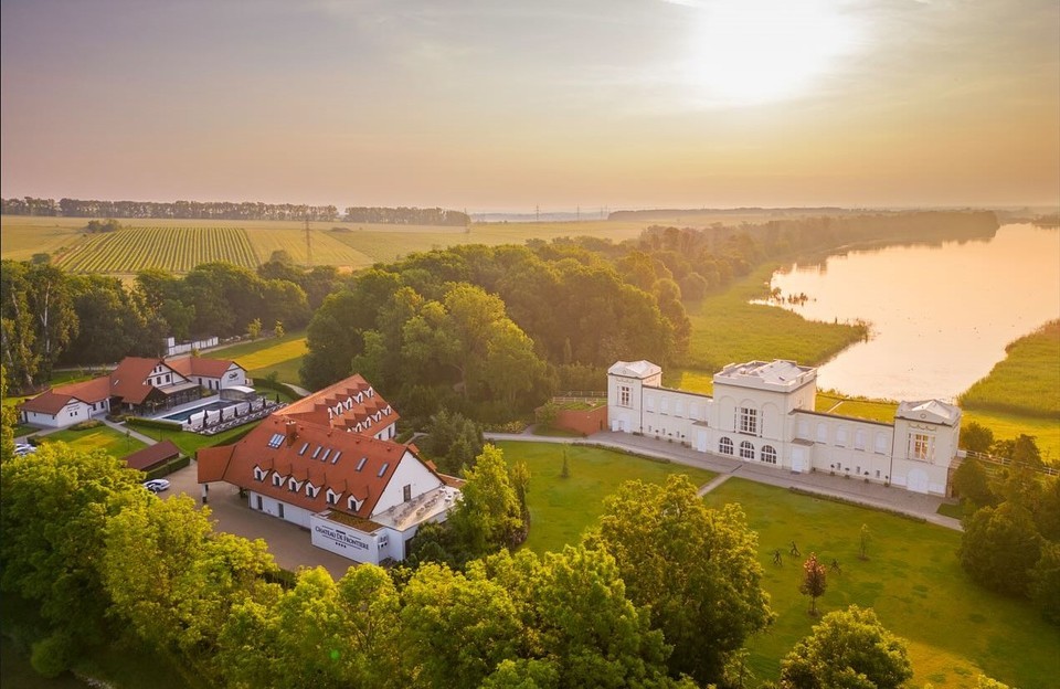 Hraniční zámeček - luxusní pobyt s neomezeným wellness a snídaní