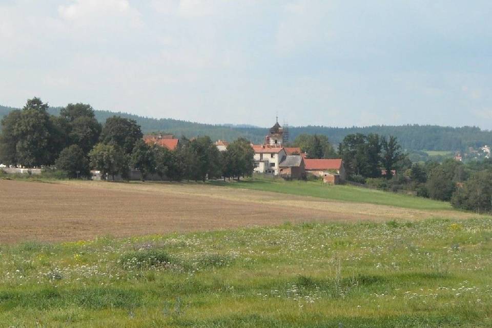 Filmová autoúnikovka po středních Čechách