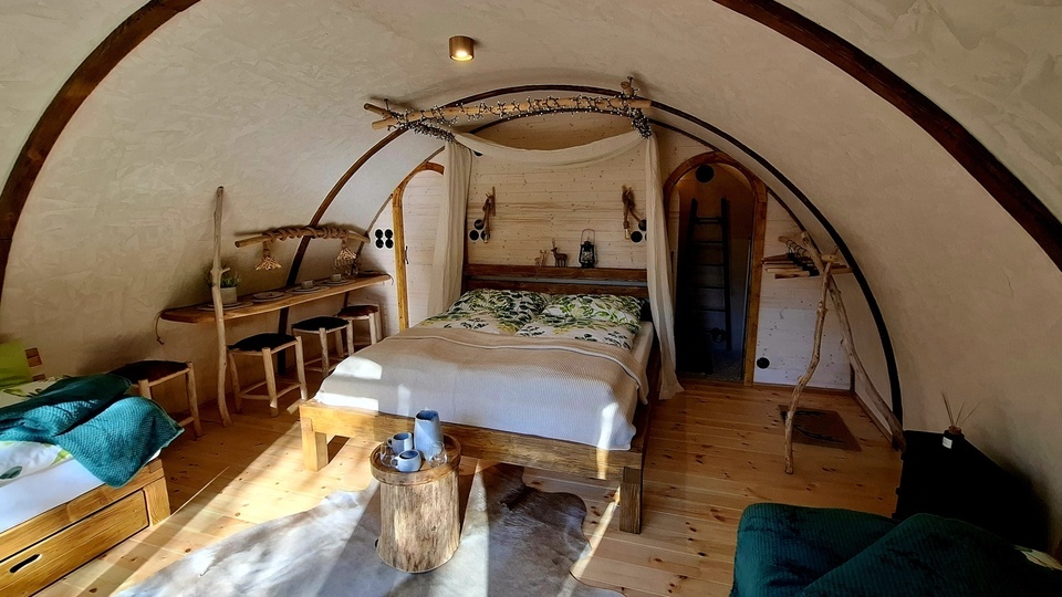 Hobití domeček - manželská postel