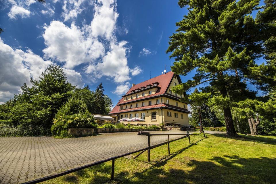 Senzační pobyt u Prachovských skal v parkhotelu Skalní město