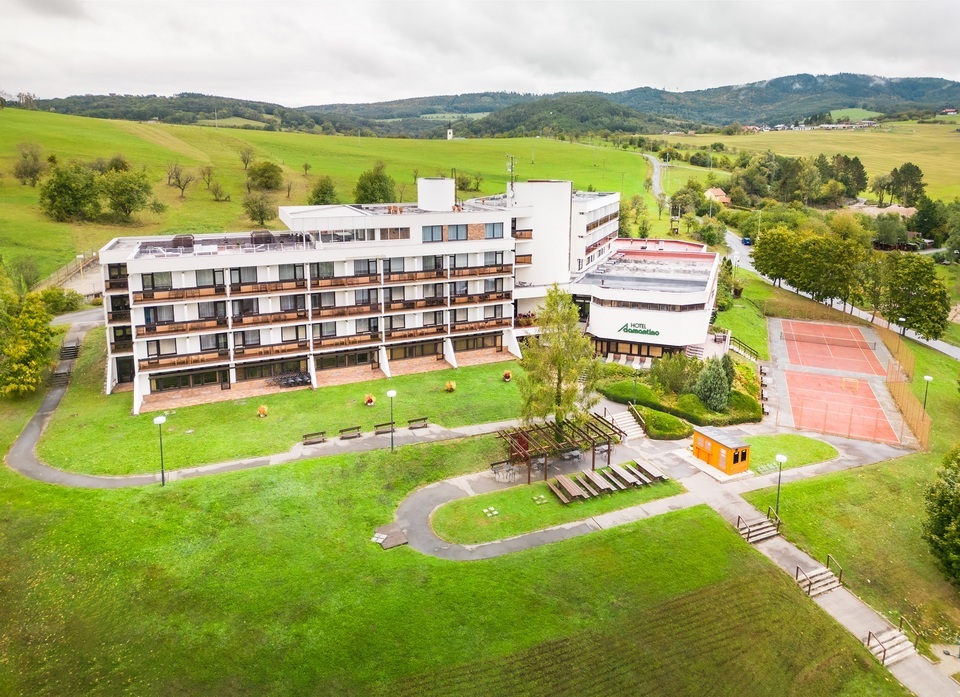 Relaxační pobyt s wellness, masáží a polopenzí v hotelu Adamantino u Luhačovické přehrady