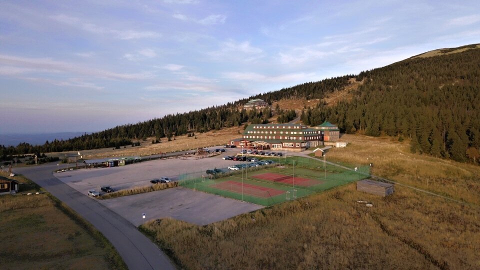 Pobyt v srdci Krkonoš s polopenzí, wellness a nezapomenutelným výhledem v Hotelu Špindlerova Bouda