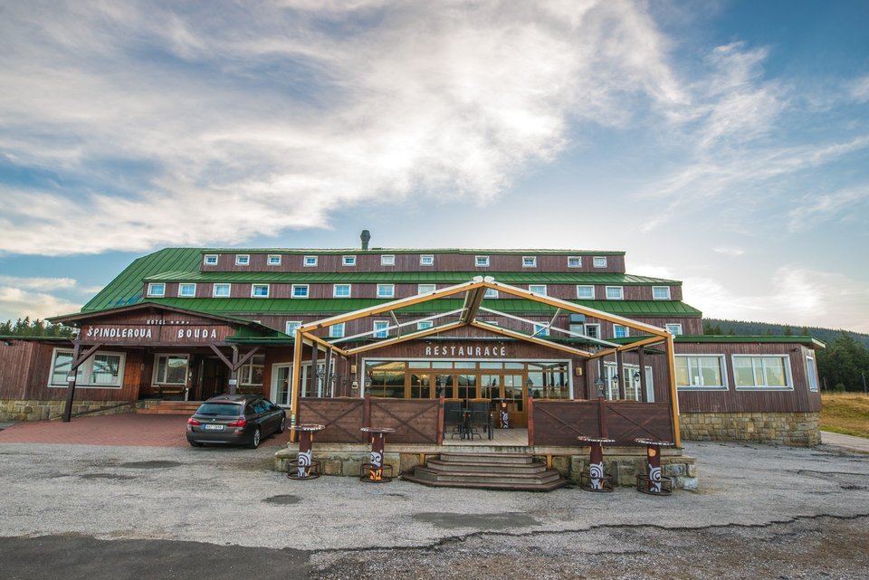 Pobyt v srdci Krkonoš s polopenzí, wellness a nezapomenutelným výhledem v Hotelu Špindlerova Bouda