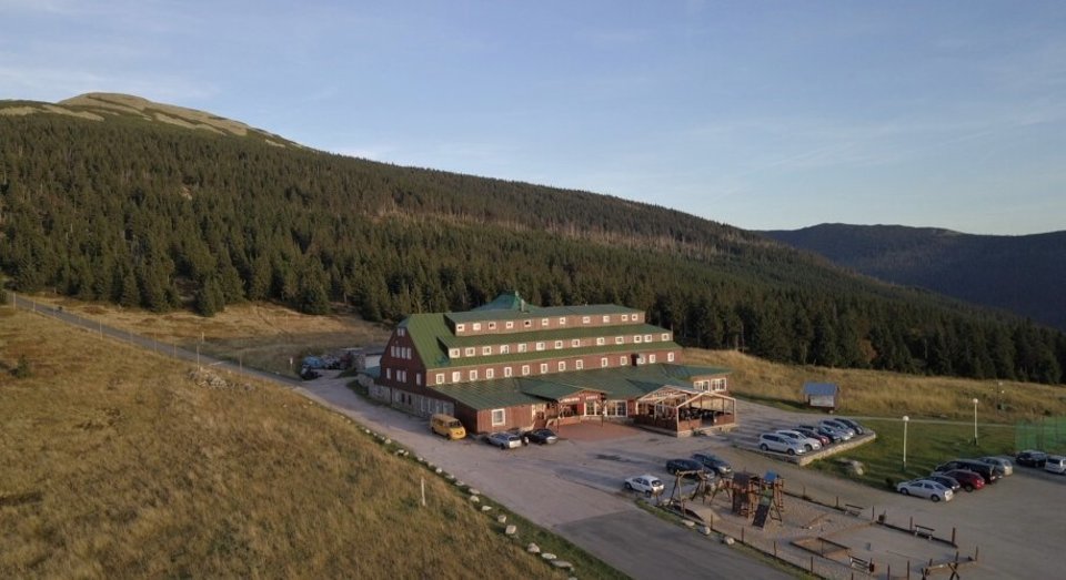 Pobyt v srdci Krkonoš s polopenzí, wellness a nezapomenutelným výhledem v Hotelu Špindlerova Bouda