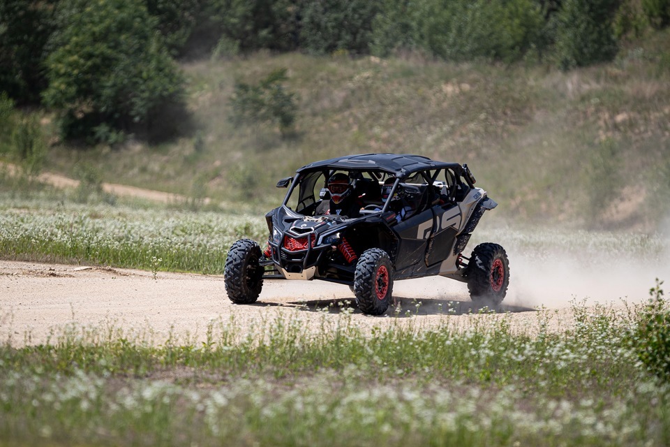 Adrenalinová jízda v buggy Can-am Maverick Milovice