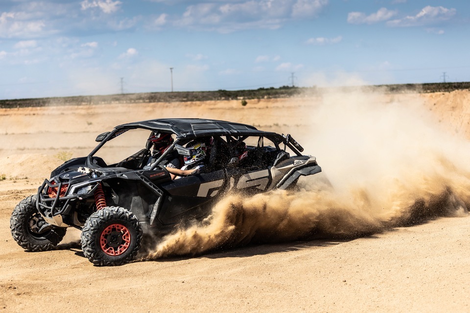 Adrenalinová jízda v buggy Can-am Maverick Milovice