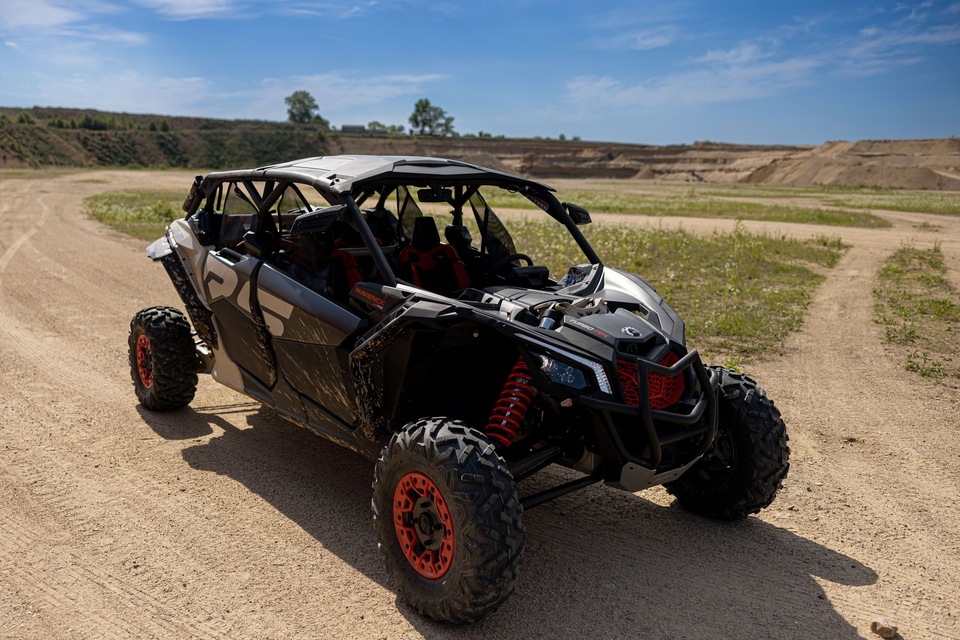 Adrenalinová jízda v buggy Can-am Maverick Milovice