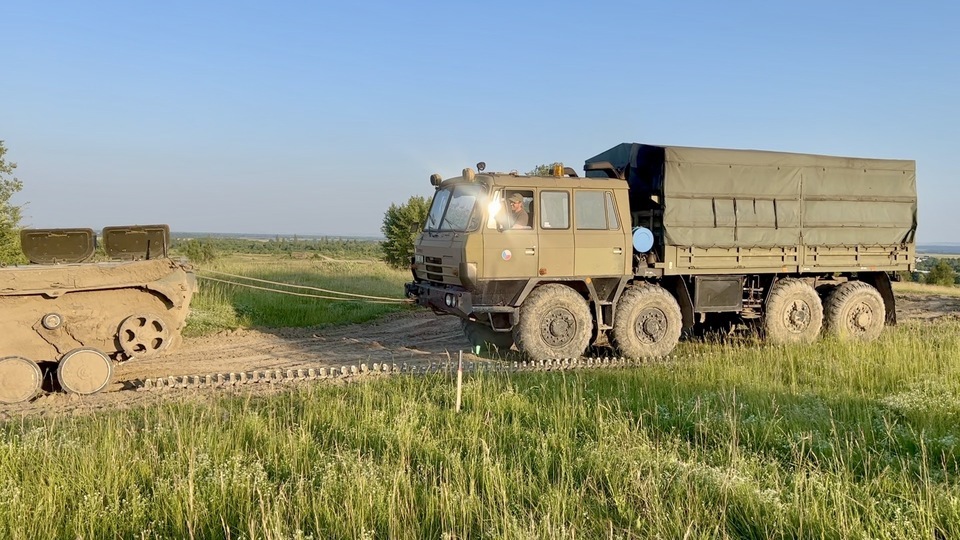 Řízení vojenského nákladního auta Tatra 815