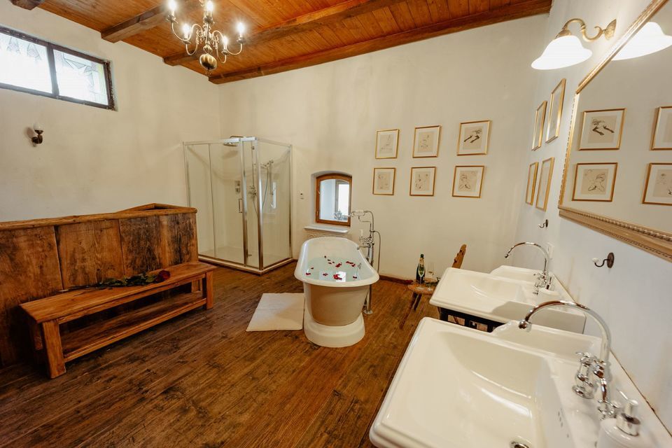 Romantická noc v Jičínské věži plná luxusu