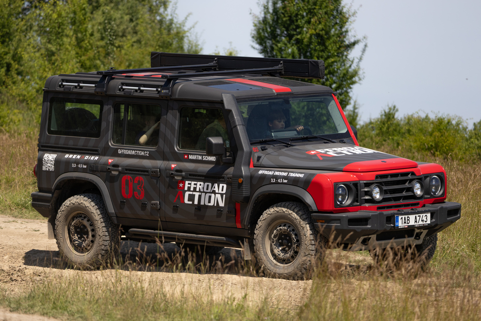 Offroad jízda pro děti - řízení na uzavřené offroadové trati v Milovicích