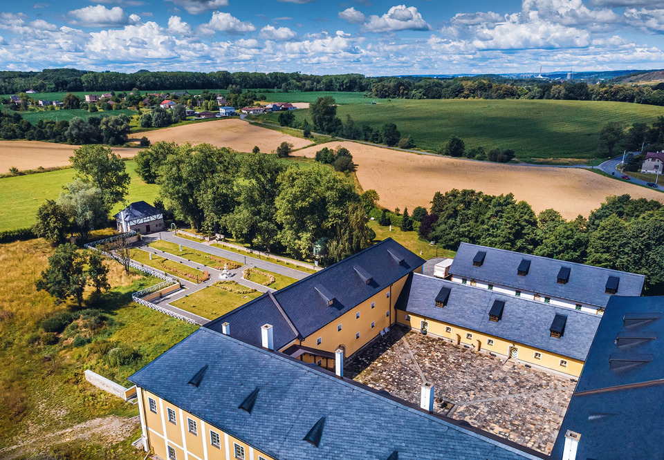 Zámecký pobyt se snídaní a prohlídkou na šlechtickém Zámku Rychvald pro 2 osoby