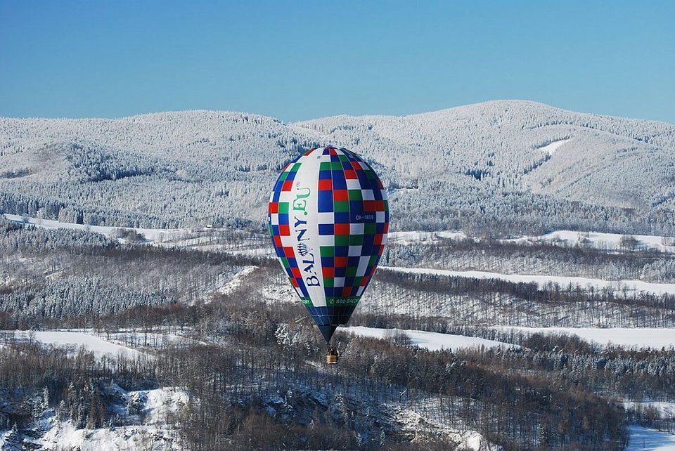 Zimní expediční let balónem přes Beskydy