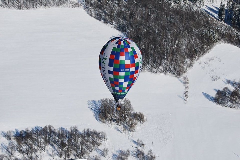 Zimní expediční let balónem přes Beskydy