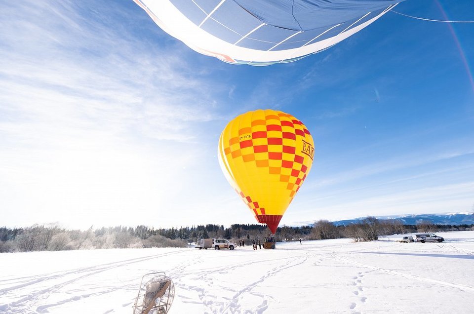 Zimní expediční let balónem přes Beskydy