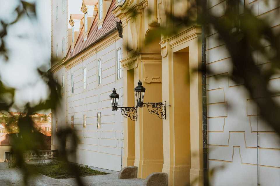 Kouzelný pobyt na zámku Valtice se snídaní a romantickou večeří pro 2 osoby na 2 noci