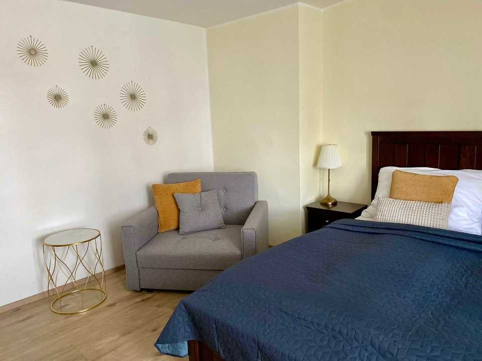 Pobyt na zámku Valtice se snídaní, ochutnávkou vín, prohlídkou zámku a cyklovýletem pro 2 osoby na 2 noci