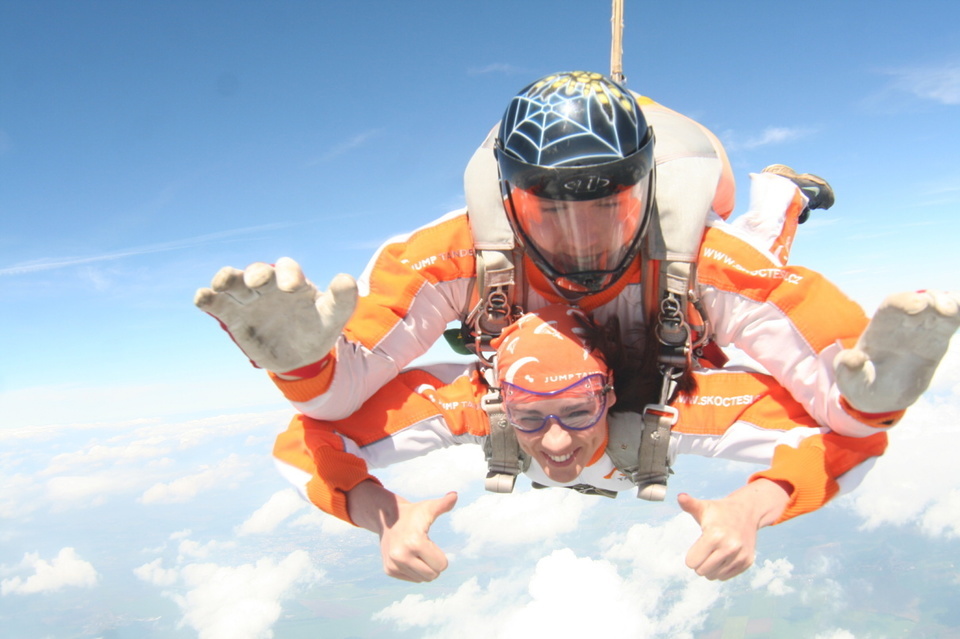 Tandemový seskok Prostějov z výšky 3 000 metrů