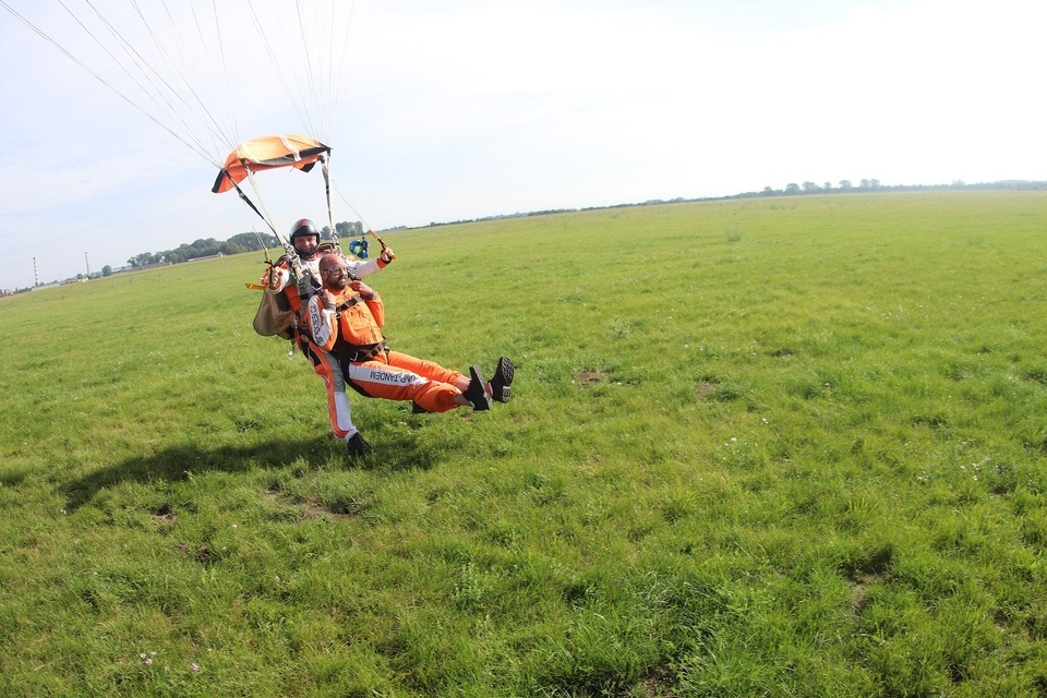 Tandemový seskok Prostějov z výšky 3 000 metrů