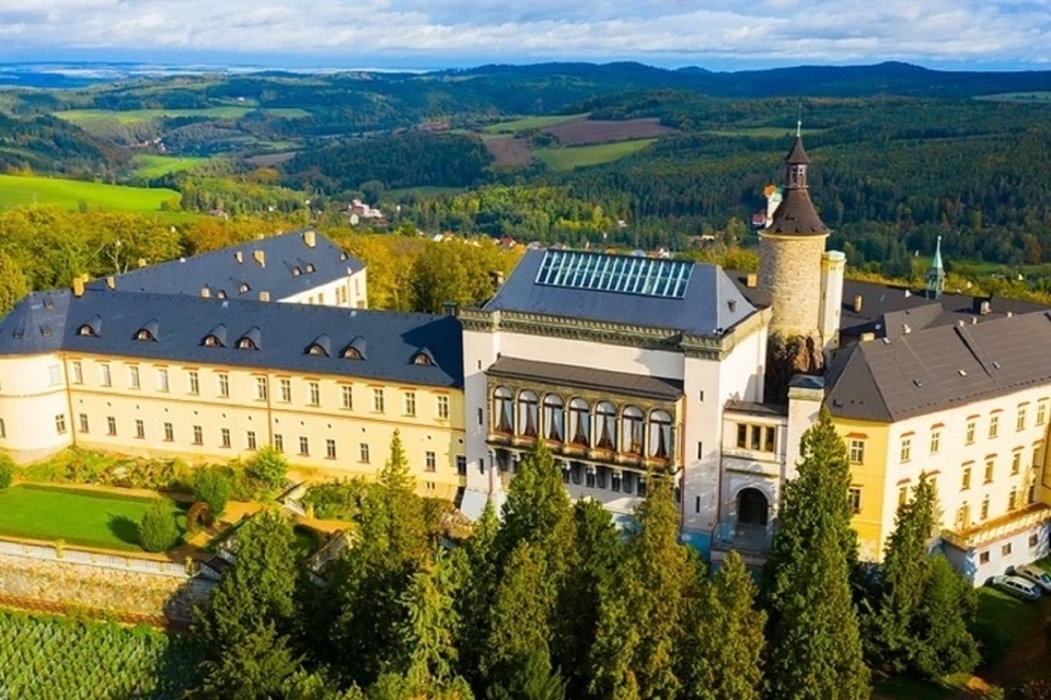 Skvělý wellness pobyt na krásném zámku Zbiroh pro 2 osoby na 6 dní