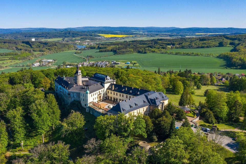 Soukromý romantický let vrtulníkem po celé ČR pro 2 osoby