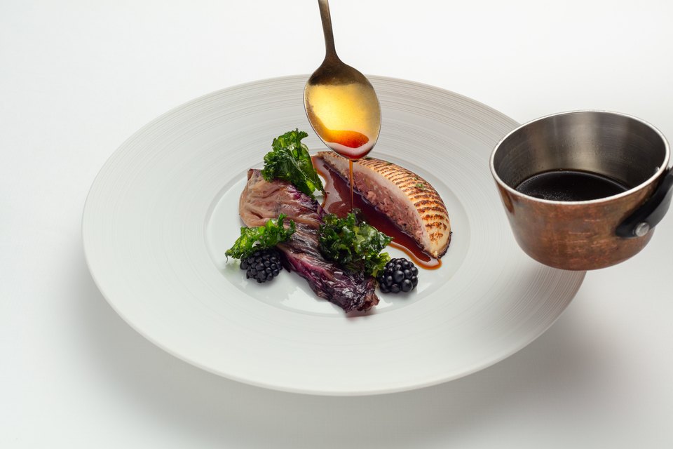 Zážitková noc v hotelu Bookquet se snídaní a degustační 6chodovou večeří