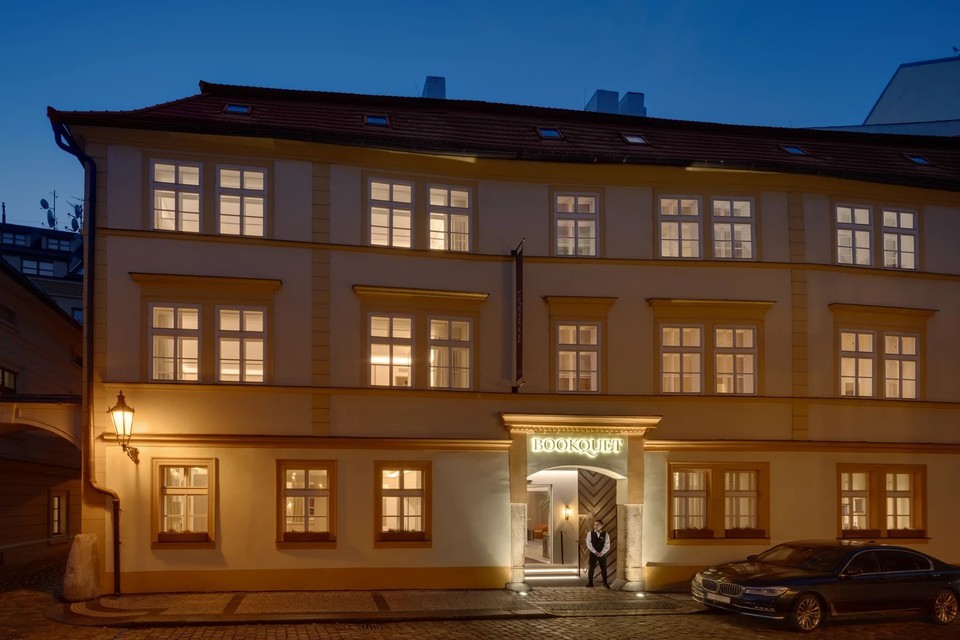 Zážitková noc v hotelu Bookquet se snídaní a degustační 6chodovou večeří