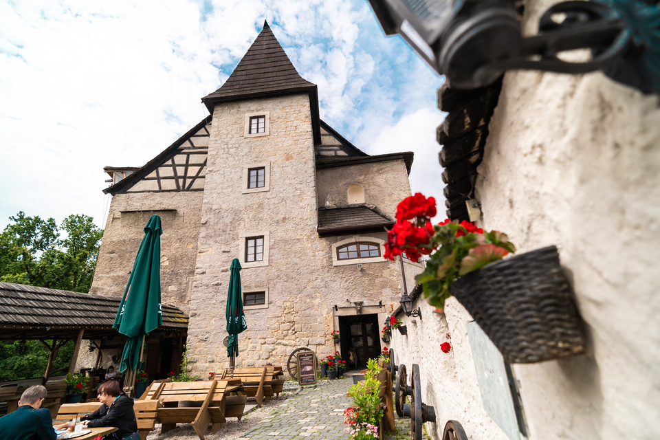 Romantický pobyt na historickém hradu Vildštejn se snídaní a degustační večeří pro 2 osoby