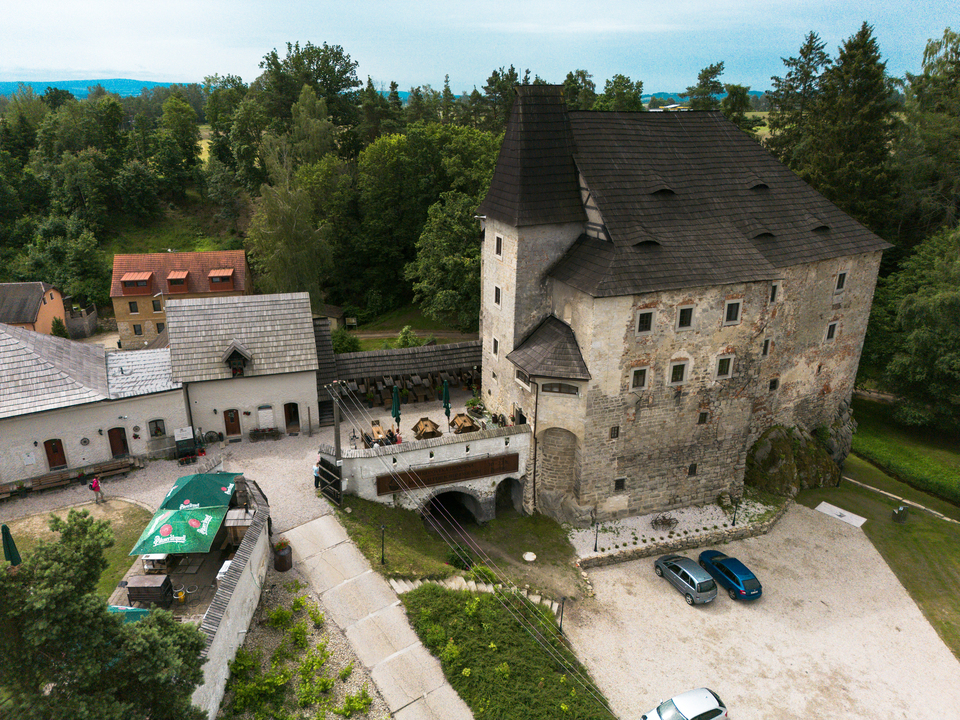 Romantický pobyt na historickém hradu Vildštejn se snídaní a degustační večeří pro 2 osoby