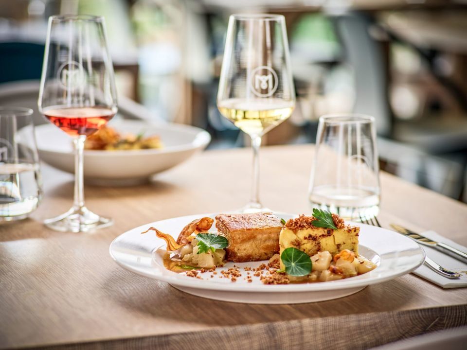 Čtyřchodové degustační menu s párováním nápojů v restauraci Vinařství Šílová pro 2 osoby