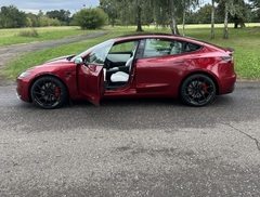 Jízda v Tesle Model 3 Performance