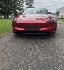 Jízda v Tesle Model 3 Performance