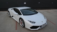 Super jízda: Ferrari 458 Italia vs. Lamborghini Huracán v Praze