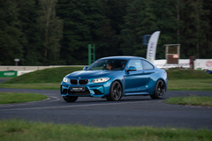 Jízda v BMW M2 F87 na velkém závodním Masarykově okruhu v Brně