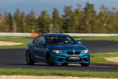 Jízda v BMW M2 F87 na velkém závodním Masarykově okruhu v Brně