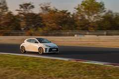 Jízda v Toyota GR Yaris na okruhu Autodromu Sosnová