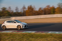 Jízda v Toyota GR Yaris na okruhu Autodromu Sosnová