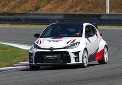 Jízda v Toyota GR Yaris na okruhu Autodromu Sosnová
