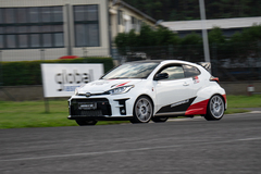 Jízda v Toyota GR Yaris na okruhu Autodromu Sosnová