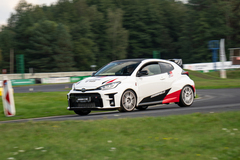Jízda v Toyota GR Yaris na okruhu Autodromu Sosnová
