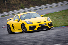 Jízda v Porsche GT4 Cayman na Polygonu Hradec Králové