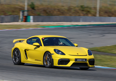 Jízda v Porsche GT4 Cayman na Polygonu Hradec Králové