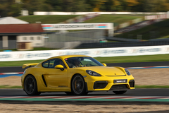 Jízda v Porsche GT4 Cayman na Polygonu Hradec Králové
