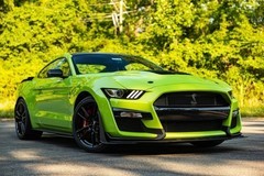 Pronájem Ford Mustang GT 2015 s neomezeným nájezdem kilometrů Praha
