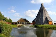 Pobyt v unikátním Vigvam resortu pro dva s polopenzí, piknikem a neomezeným wellness