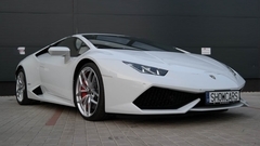 Jízda v Lamborghini na polygonu v Brně