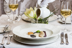 Romantická noc na úchvatném Chateau Mcely***** s polopenzí a privátním wellness pro 2 osoby