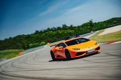 Jízda v Lamborghini na velkém závodním Masarykově okruhu v Brně
